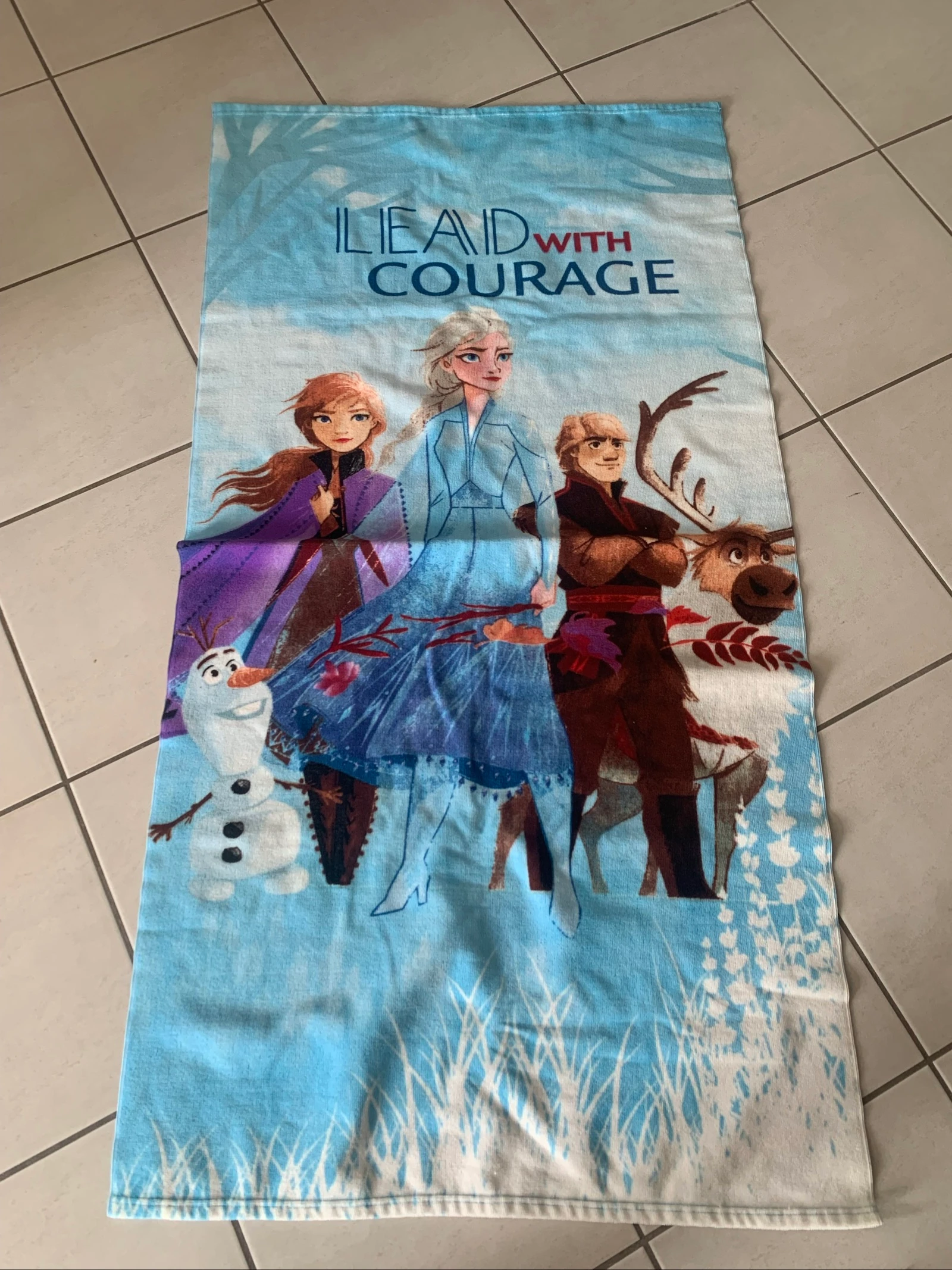 Serviette de plage La Reine des Neiges – Disney – 70 × 137 cm